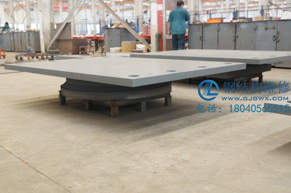 庫(kù)爾勒網(wǎng)架連廊支座更換與維修